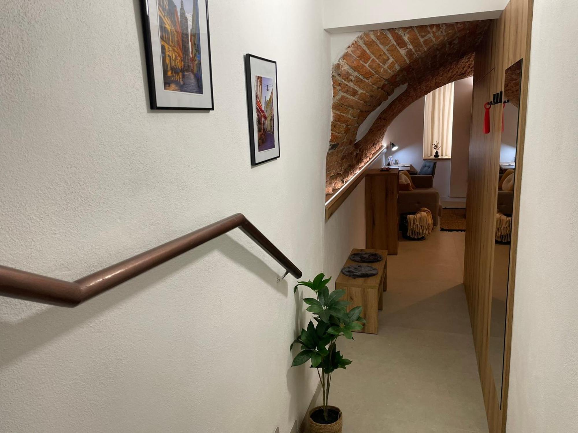 Understreet Studio With Private Parking Кошице Экстерьер фото